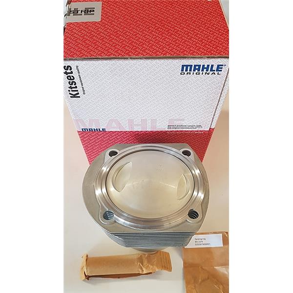 Cylinder / piston 911 E 2,2 yr.mfc. 70 - 71 (no stock part)